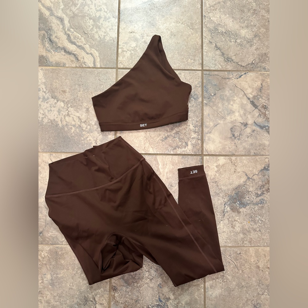 Set active 2 piece set!